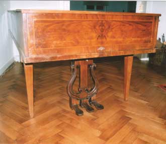 Hammerflügel Christian Erdmann Rancke - geschlossen Hammerflügel Christian Erdmann Rancke - geschlossen