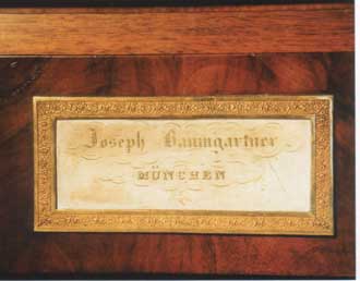 Hammerflügel Joseph Baumgartner 1830 - Schild auf Vorstecker Hammerflügel Joseph Baumgartner 1830 - Schild auf Vorstecker